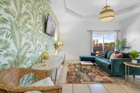 Lovely 2 bedroom near Airport with parking .